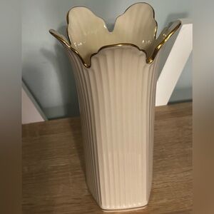LENOX Meridian Collection Vase 7 inches NWT.